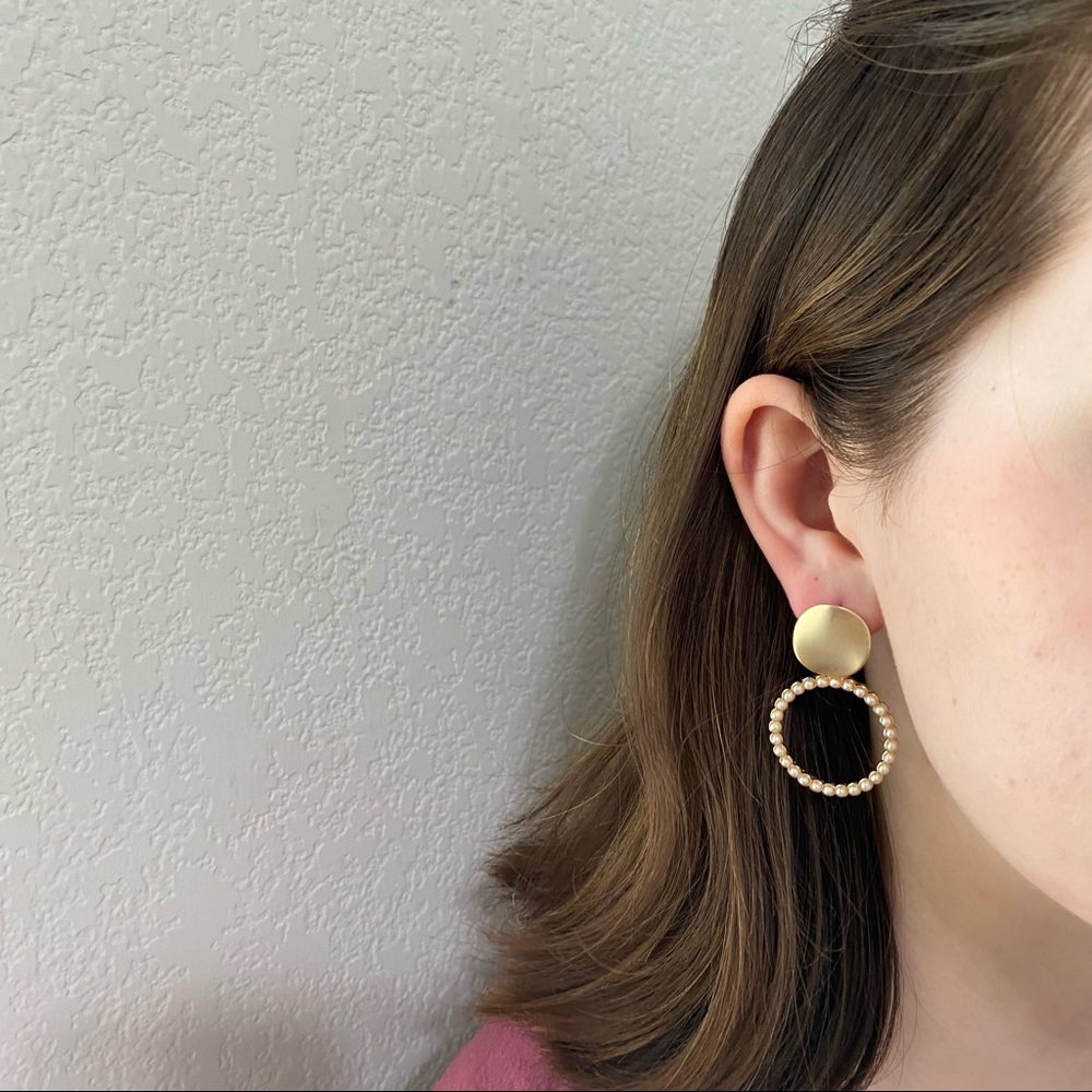 💙💕💕Last one Golden Circle Pearls Drop Earrings - Picture 6 of 9